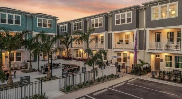 TOWNS AT UNION - Residential