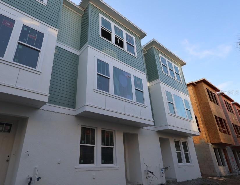 TOWNS AT UNION - Residential