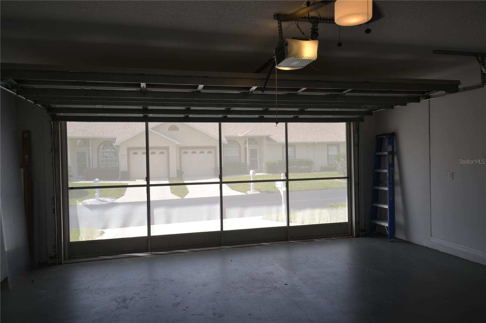 VILLA DEL RIO - Residential Lease