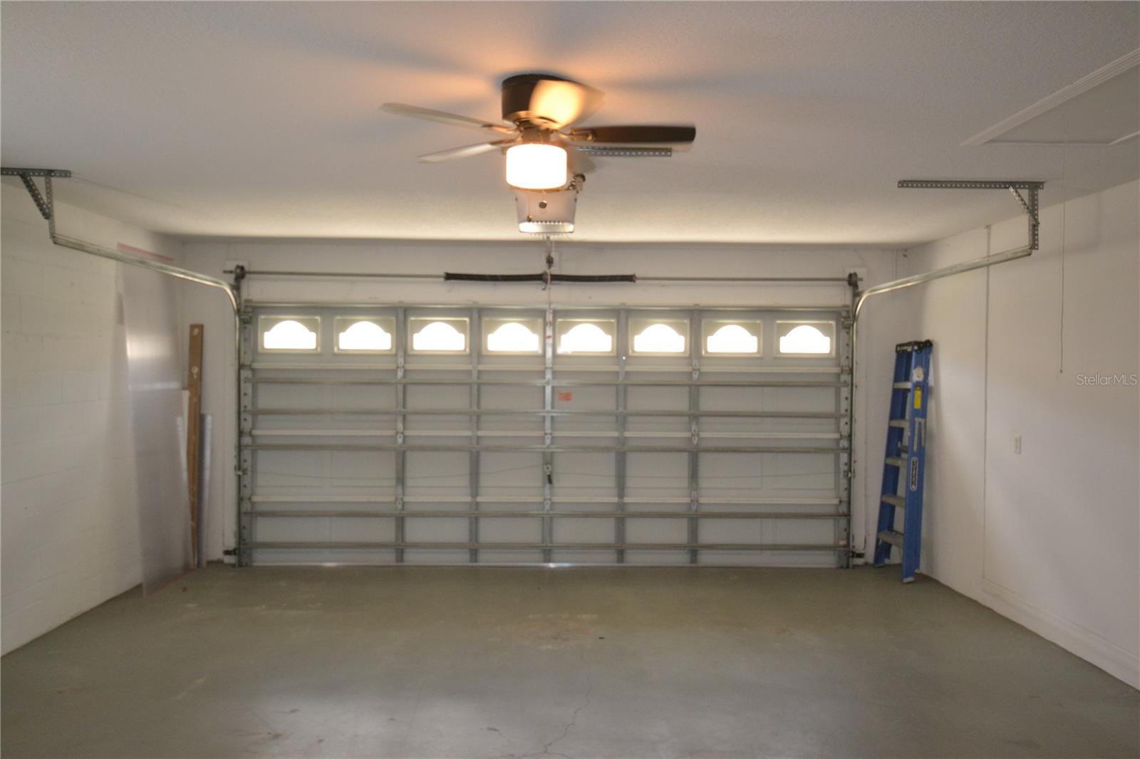 VILLA DEL RIO - Residential Lease