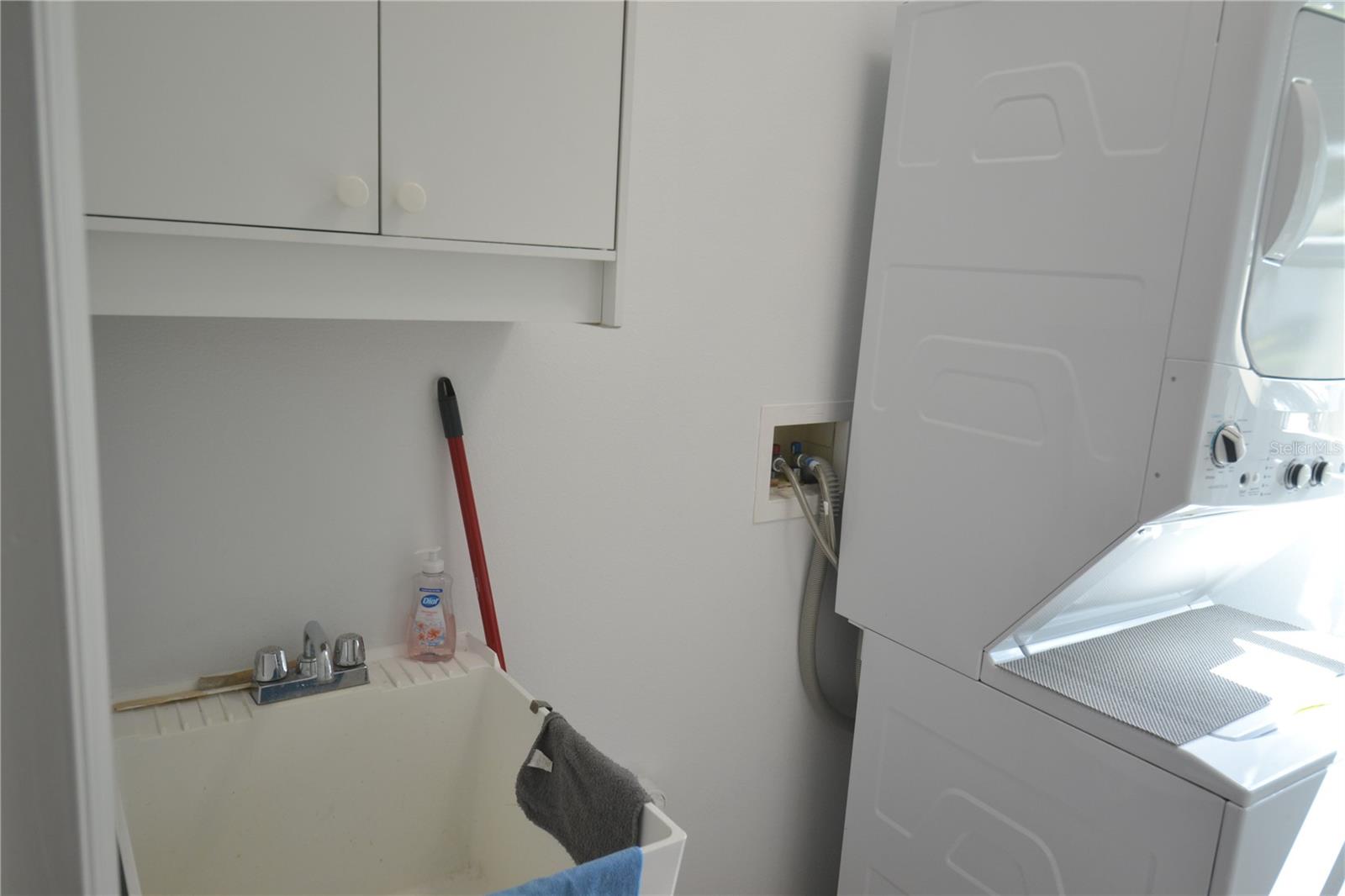 VILLA DEL RIO - Residential Lease