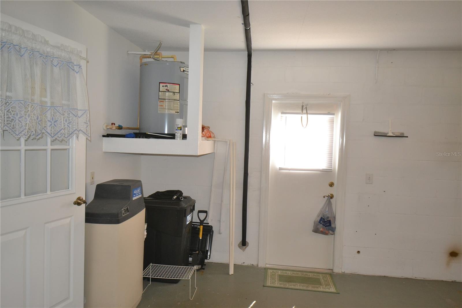 VILLA DEL RIO - Residential Lease