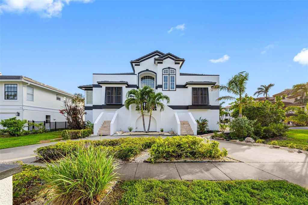 Photo of 6024 Kipps Colony Drive E, Gulfport, FL 33707 (MLS # TB8388696)