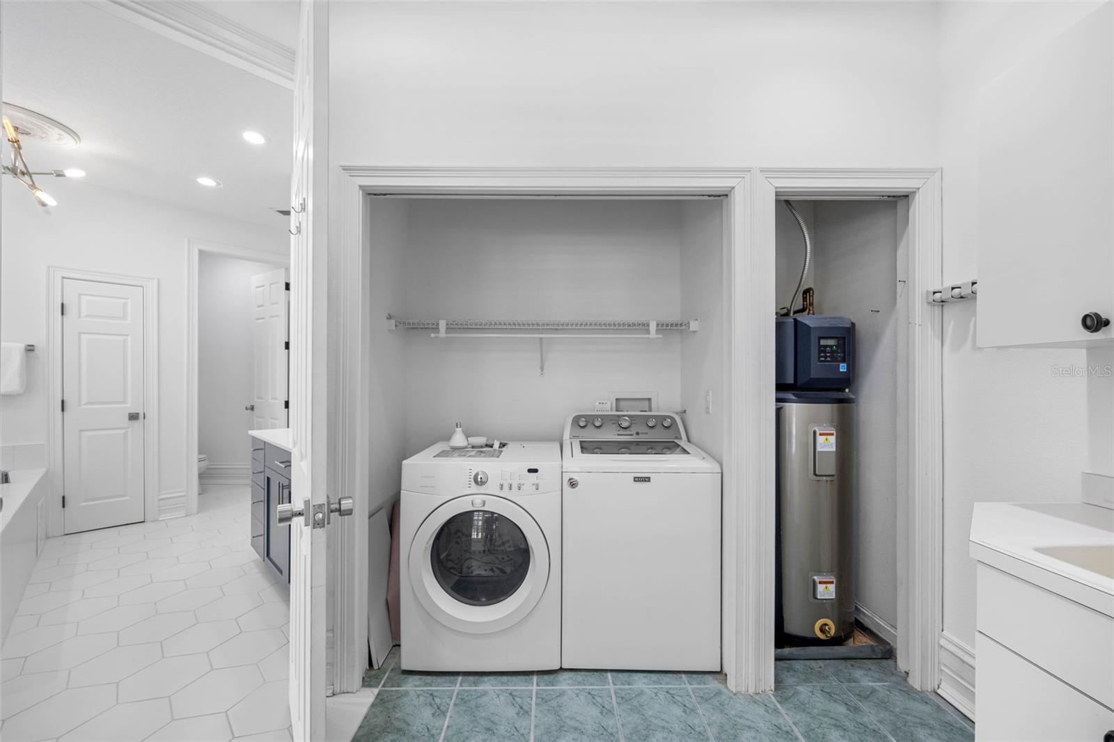 KIPPS COLONY ESTATES AT PASADENA YACHT/COUNTRY CL - Residential