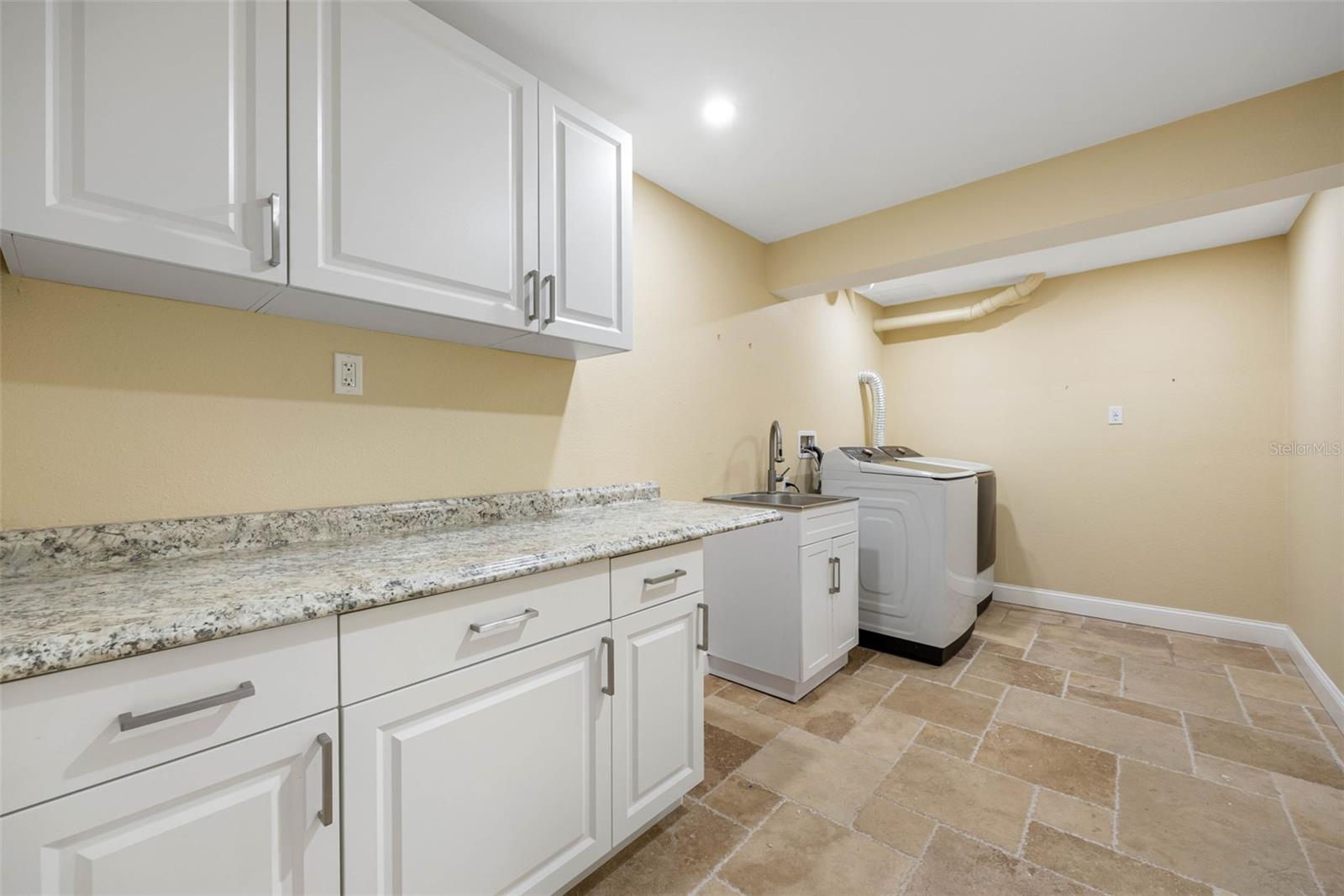 KIPPS COLONY ESTATES AT PASADENA YACHT/COUNTRY CL - Residential