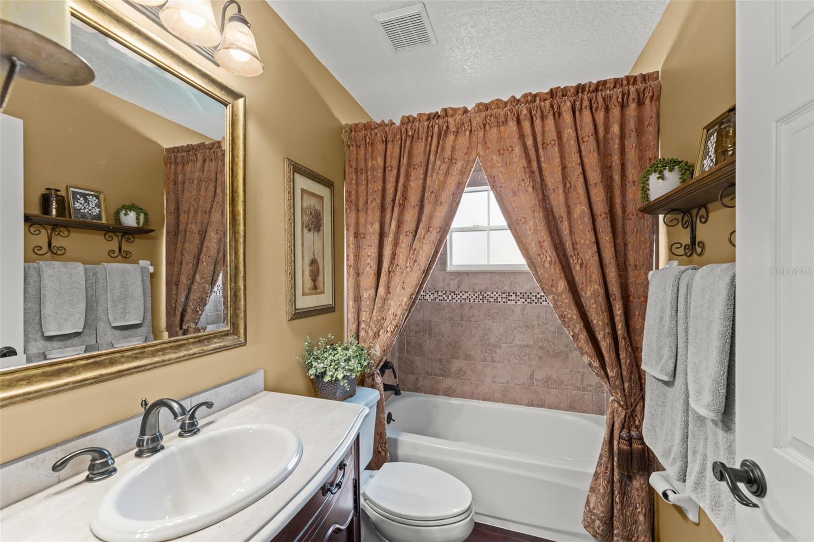 PIEDMONT LAKES PH 04 - Residential