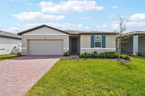 A home in WINTER HAVEN