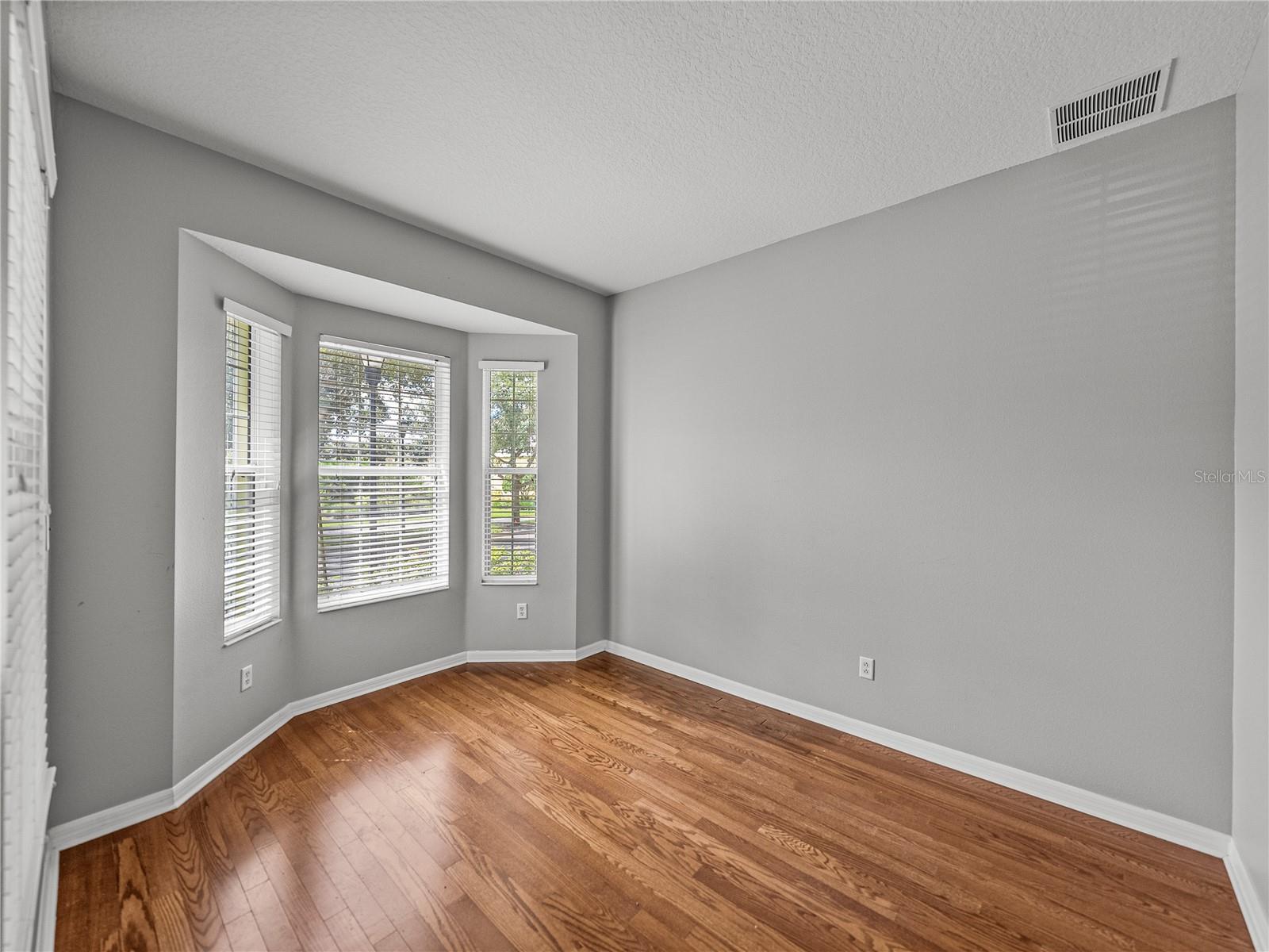 9G0 | WINTHROP VILLAGE PHASE ONE-B-1 - Residential Lease