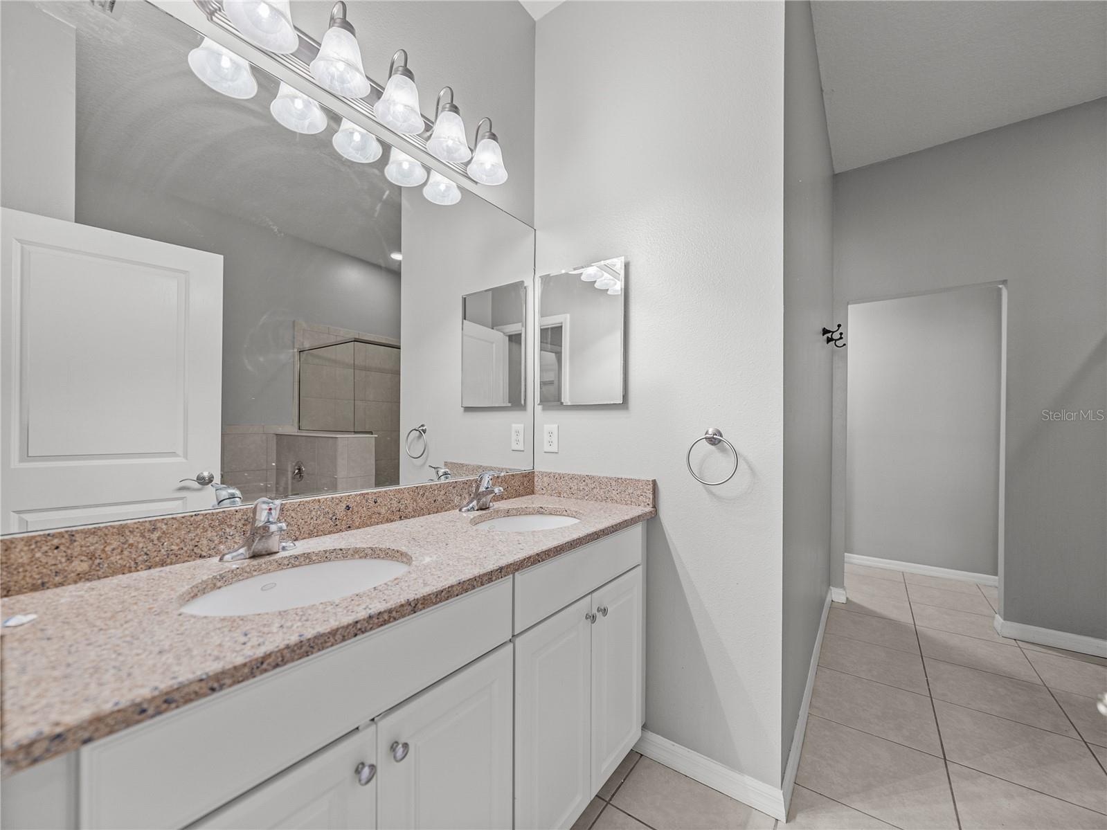 9G0 | WINTHROP VILLAGE PHASE ONE-B-1 - Residential Lease
