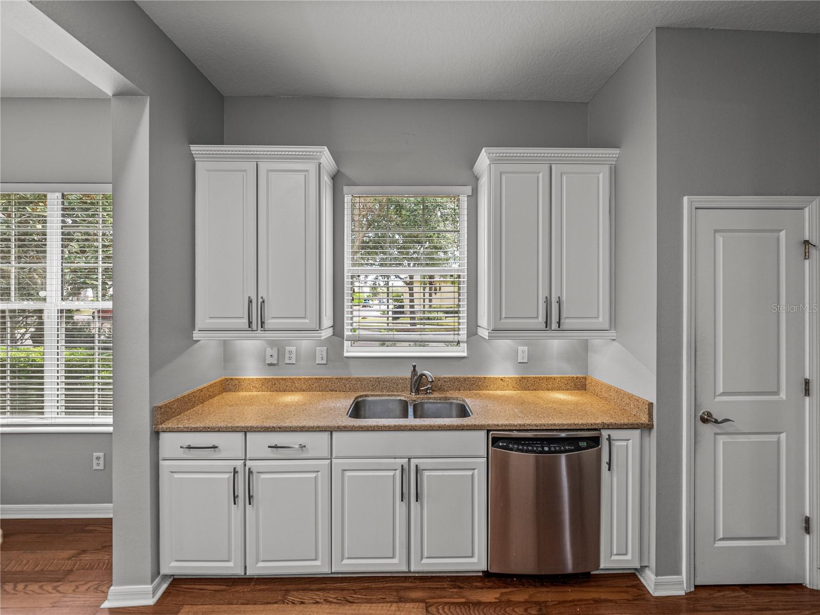9G0 | WINTHROP VILLAGE PHASE ONE-B-1 - Residential Lease