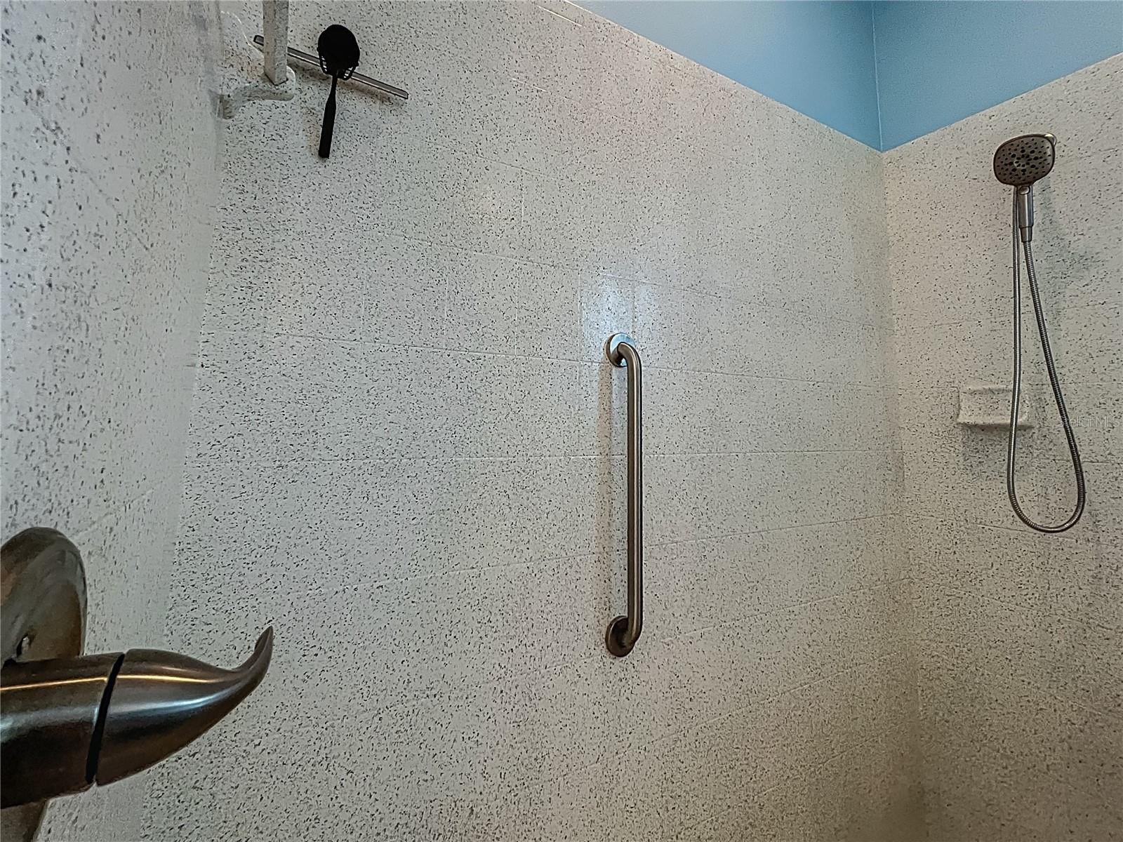 PLANTATION AT LEESBURG GLENDALE VILLAGE - Residential