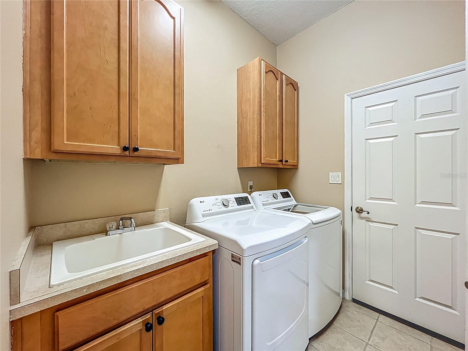 PLANTATION AT LEESBURG GLENDALE VILLAGE - Residential