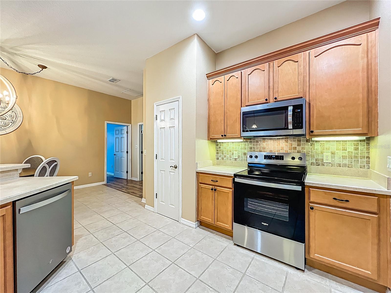 PLANTATION AT LEESBURG GLENDALE VILLAGE - Residential