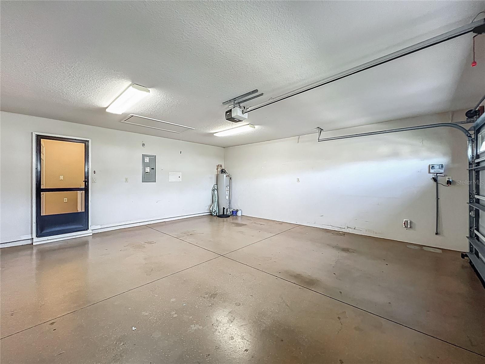 PLANTATION AT LEESBURG GLENDALE VILLAGE - Residential