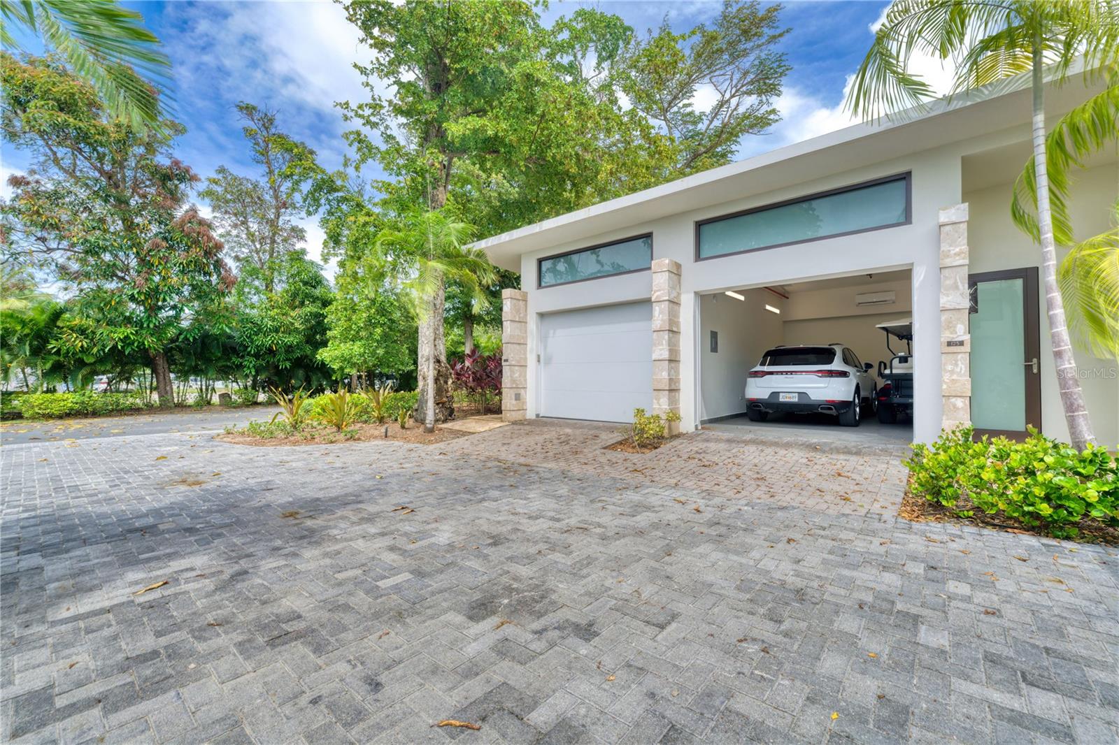 WEST BEACH RESIDENCES - Residential