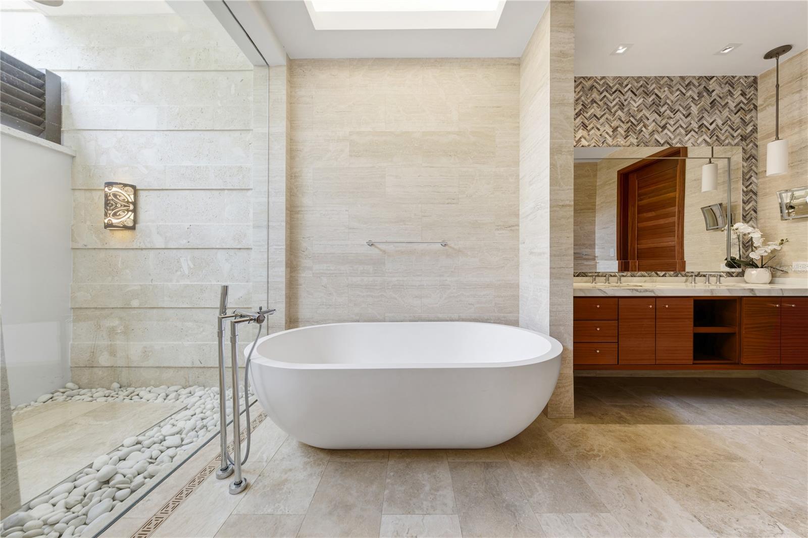 WEST BEACH RESIDENCES - Residential