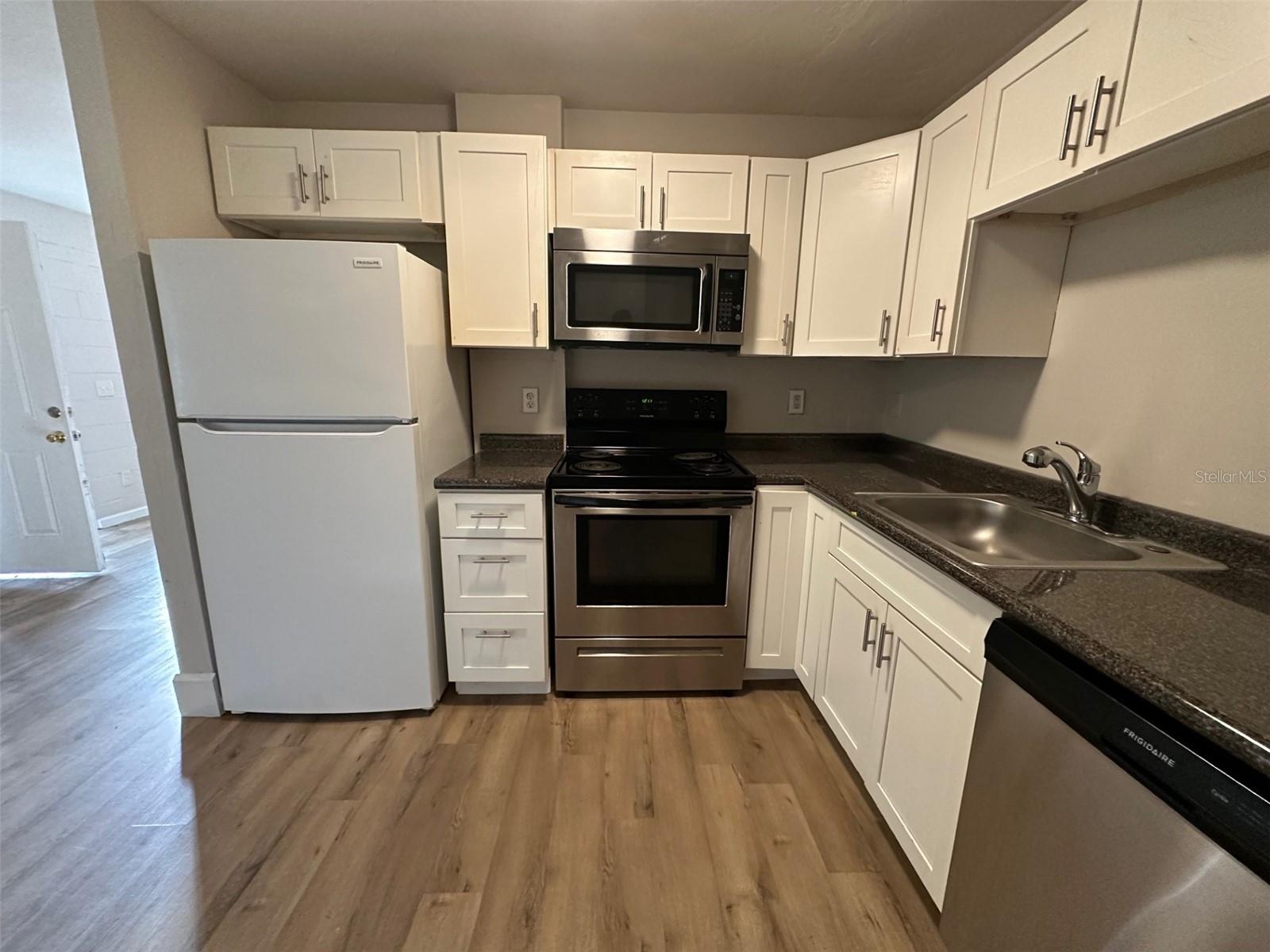 HARRIS ESTATE HARRIS LANDS REPL E 1/2 - Residential Lease