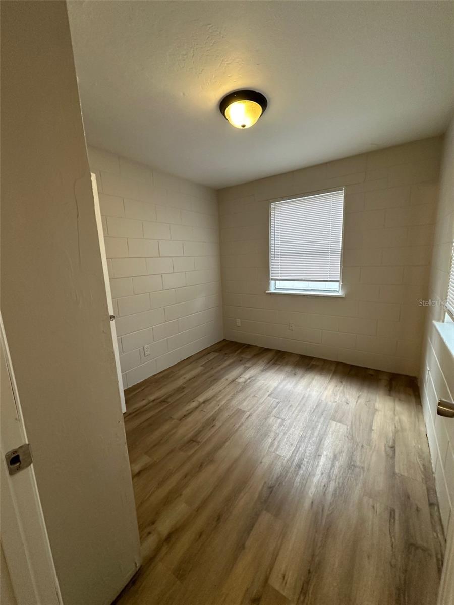 HARRIS ESTATE HARRIS LANDS REPL E 1/2 - Residential Lease