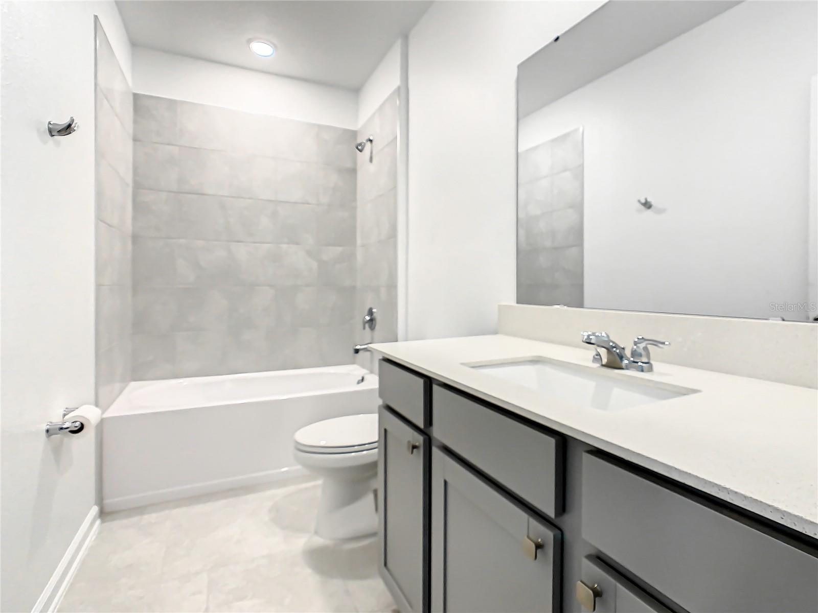 CASCADES PHASES 1A AND 1B - Residential Lease