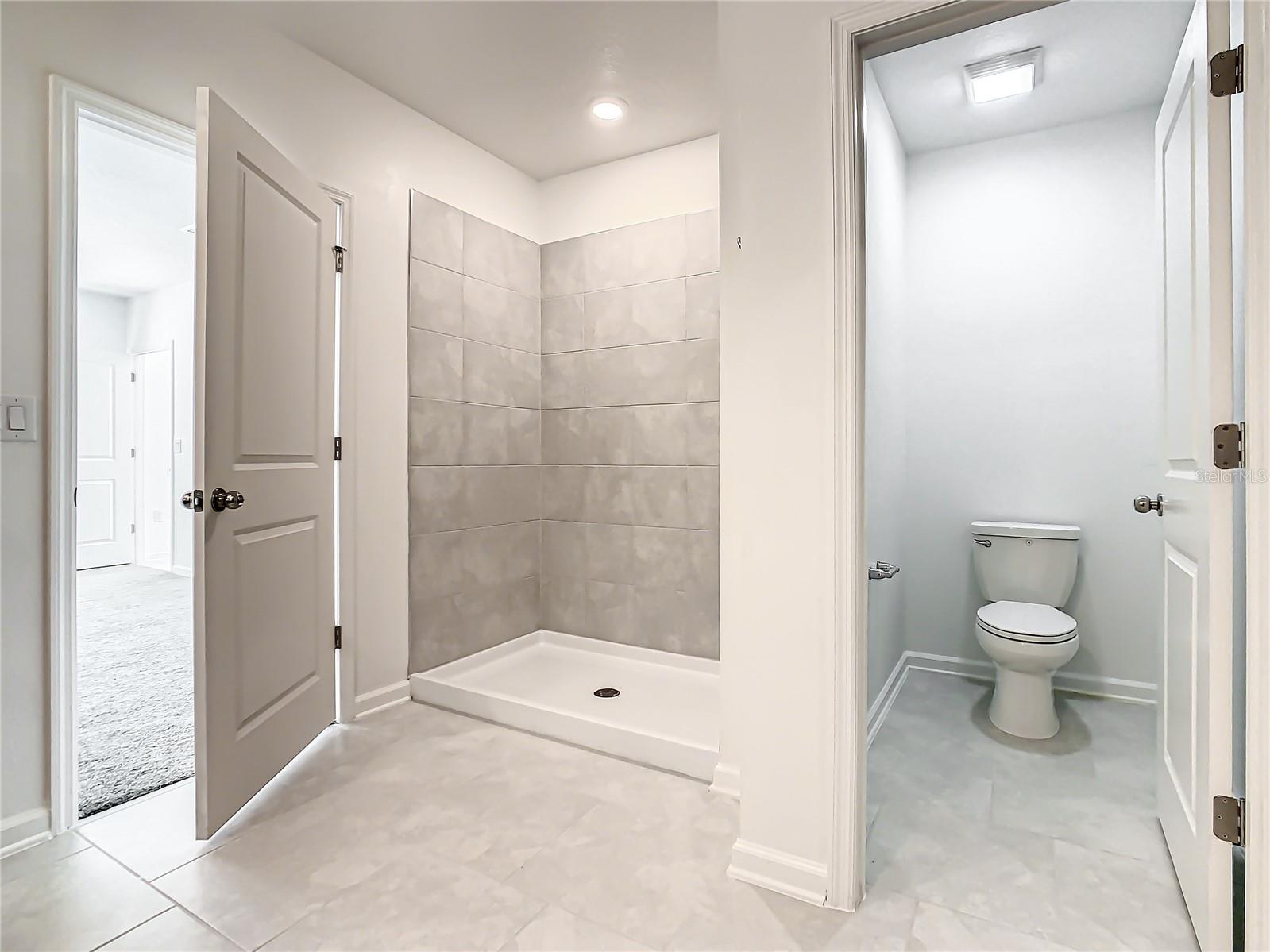 CASCADES PHASES 1A AND 1B - Residential Lease