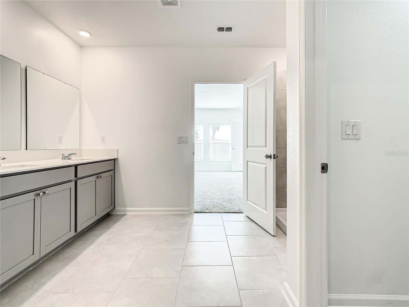 CASCADES PHASES 1A AND 1B - Residential Lease