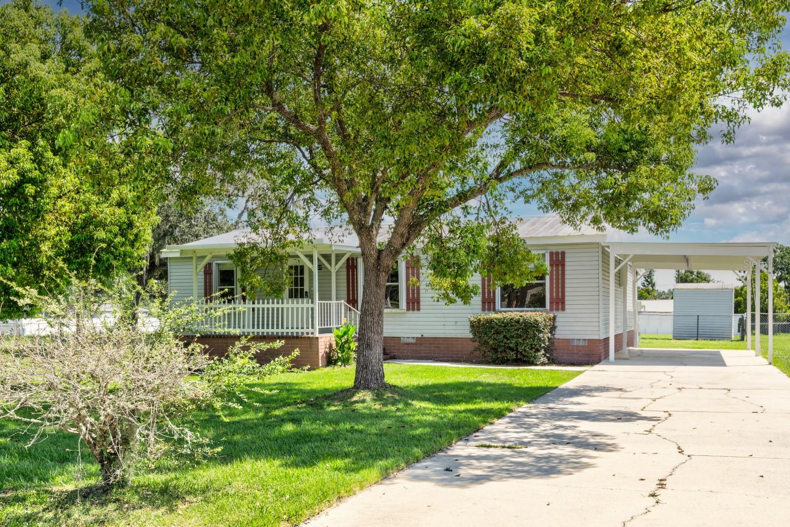 Very well maintained 3/2 on a half acre. NO HOA