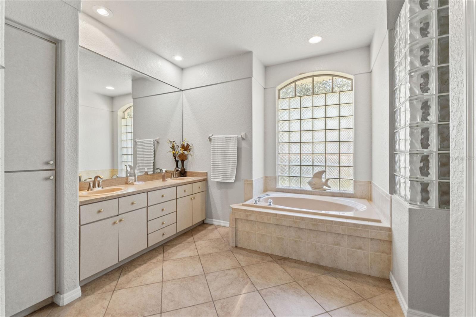 OAKWOOD ACRES - Residential