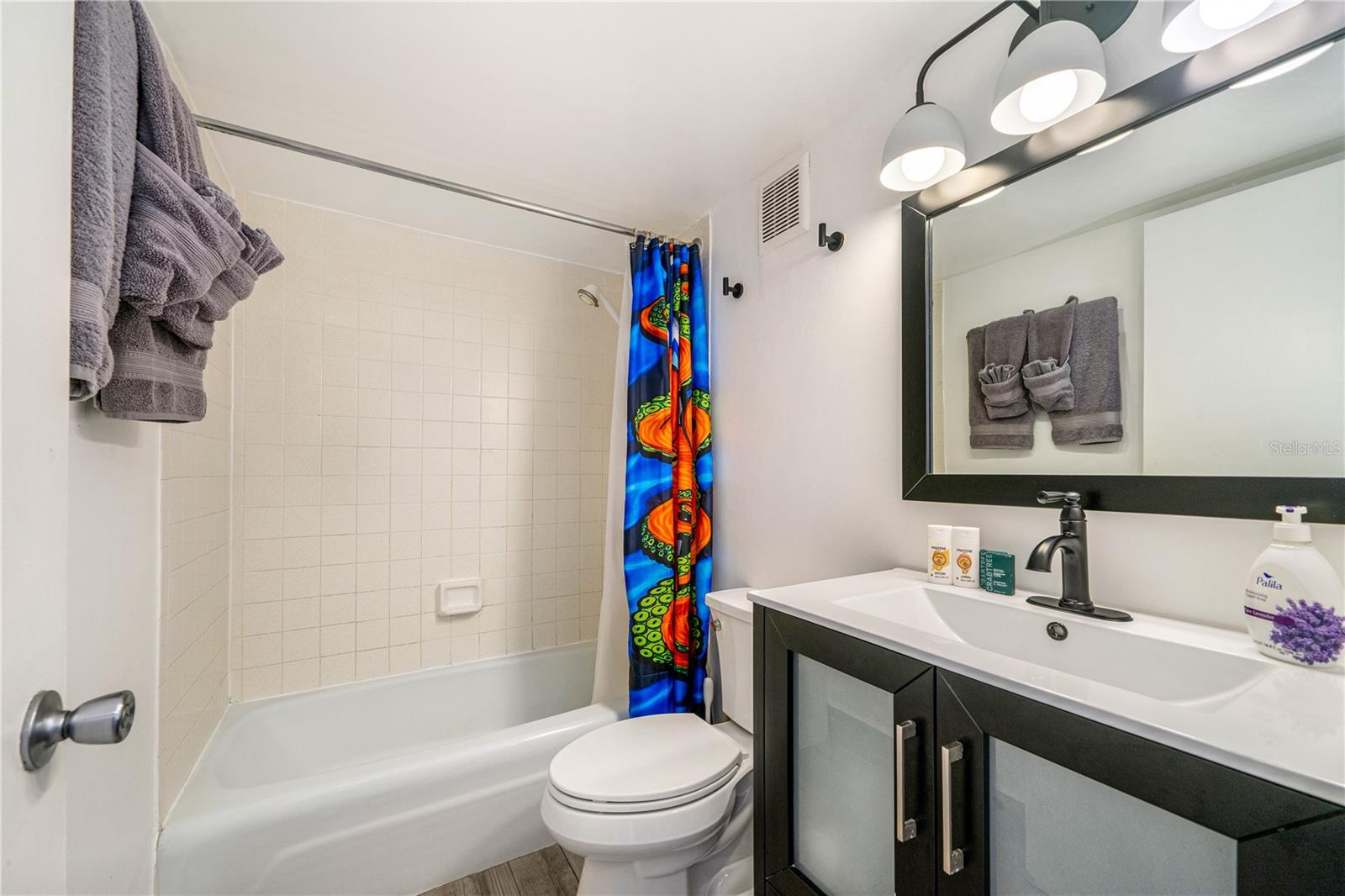 HAWAIIAN INN LC - Residential