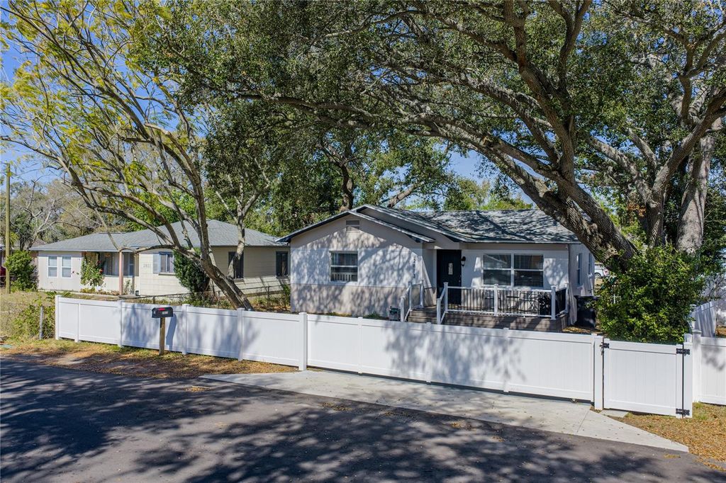 Photo of 2813 59th Avenue N, St Petersburg, FL 33714 (MLS # L4959596)