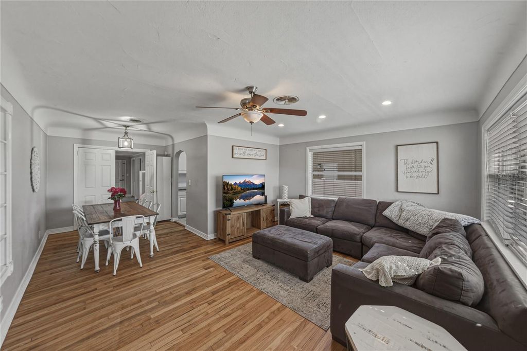 Photo of 2813 59th Avenue N, St Petersburg, FL 33714 (MLS # L4959596)