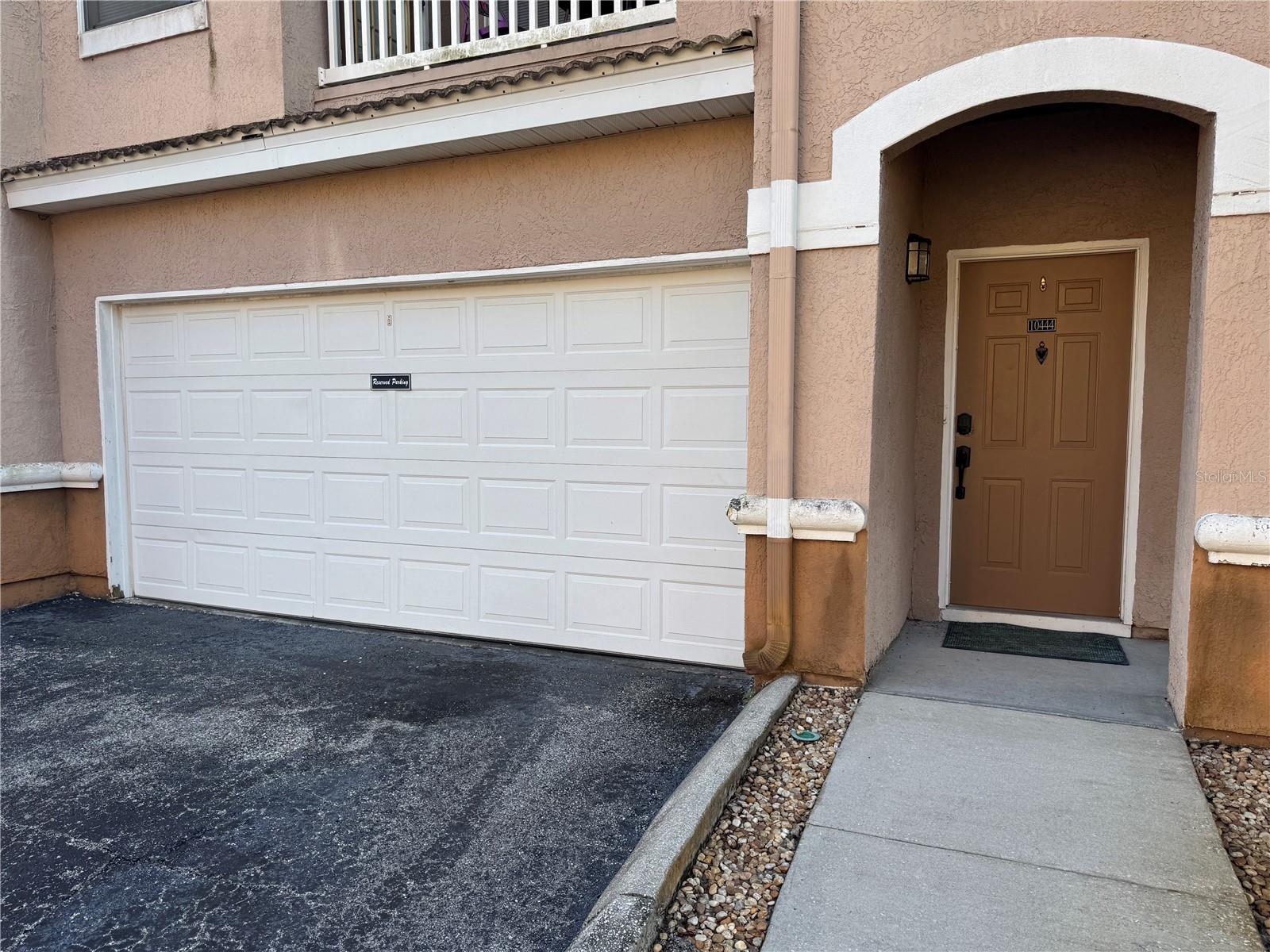 THE VILLAS CONDO - Residential Lease