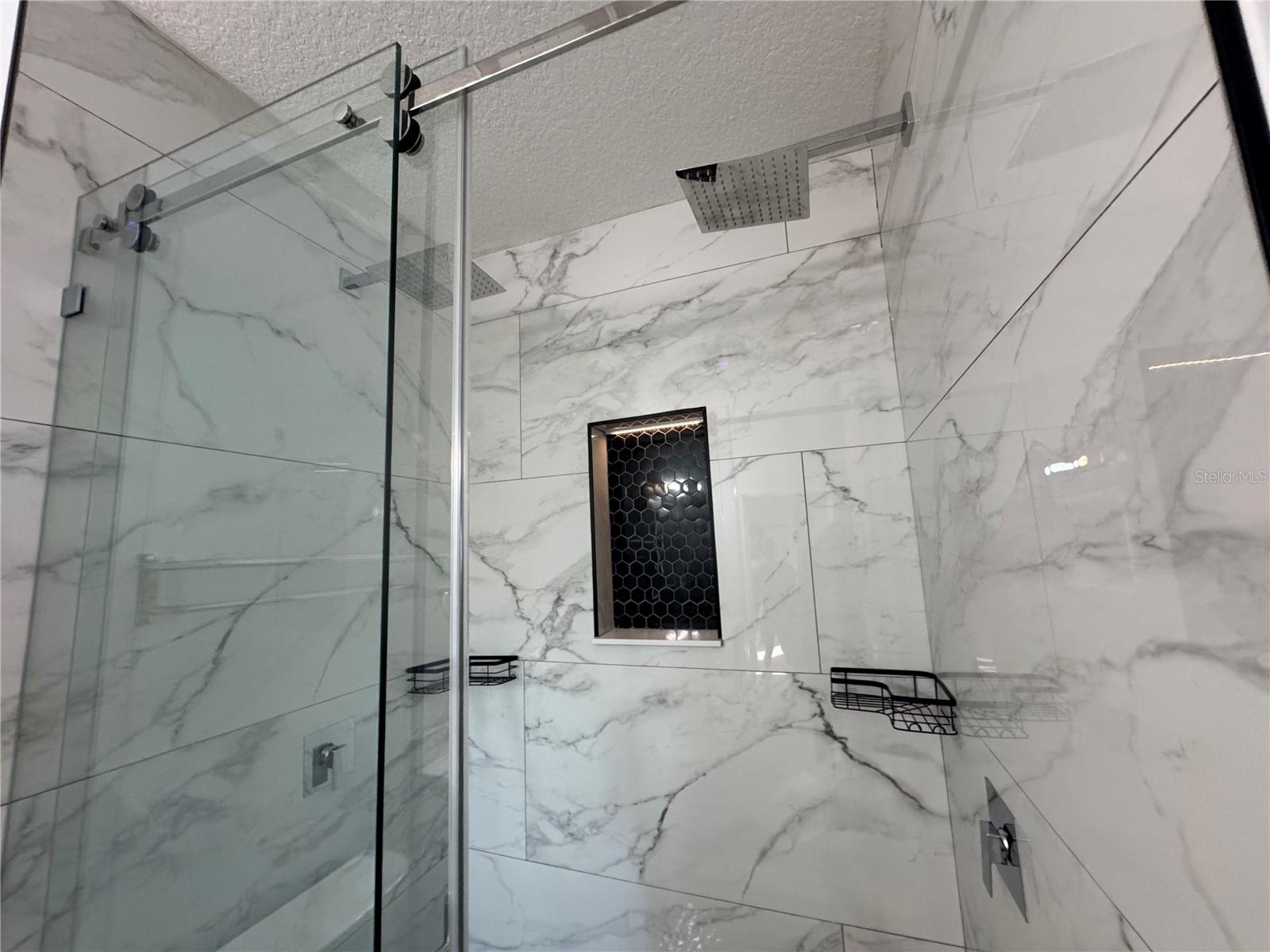 THE VILLAS CONDO - Residential Lease