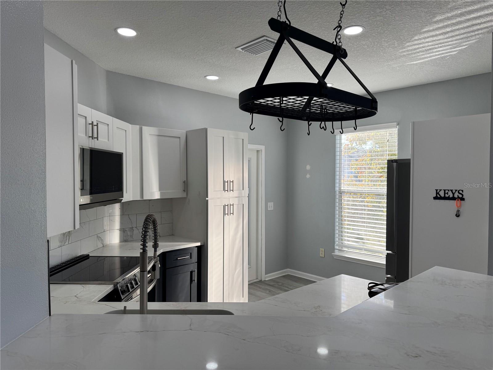 THE VILLAS CONDO - Residential Lease