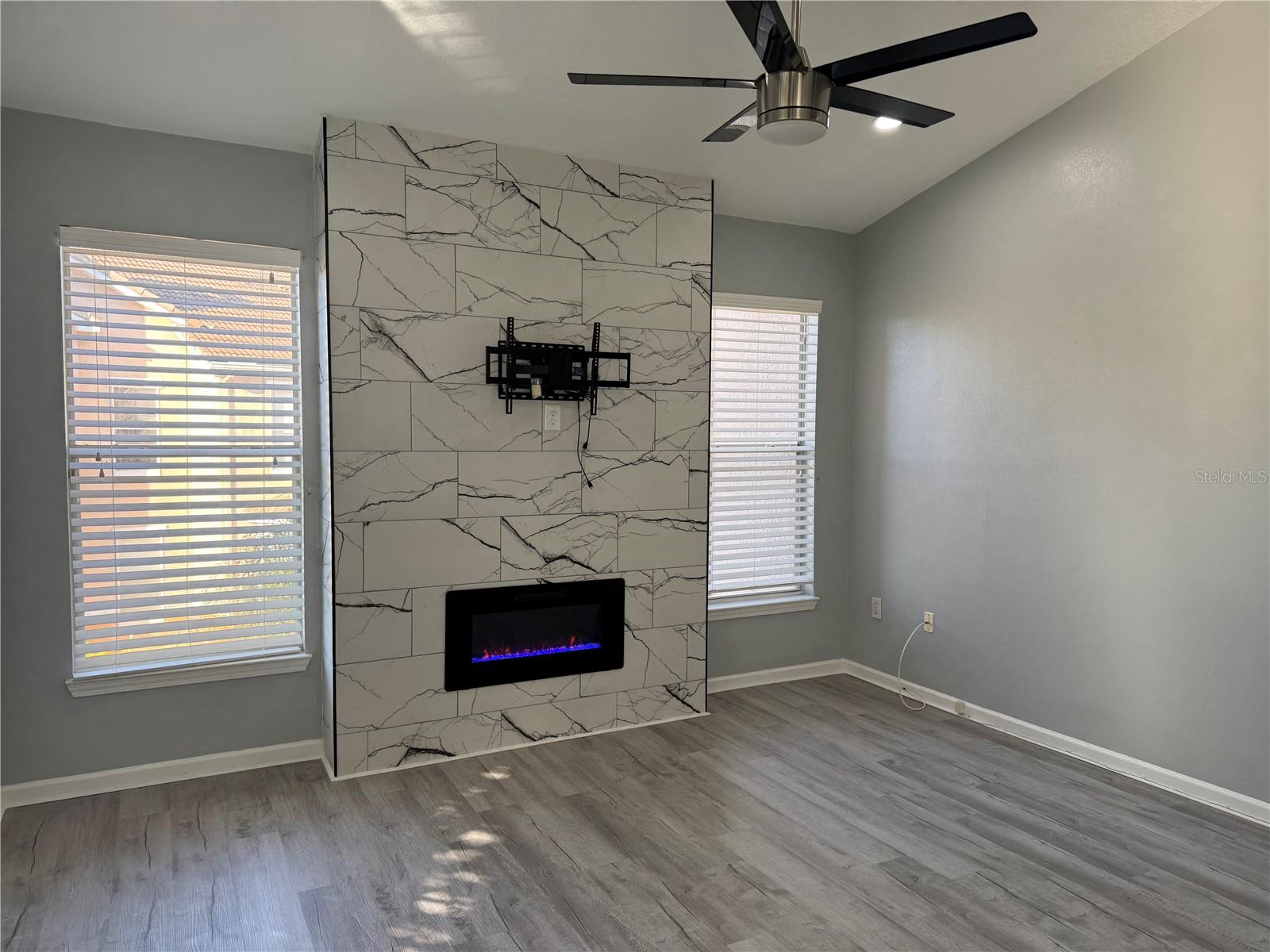 THE VILLAS CONDO - Residential Lease