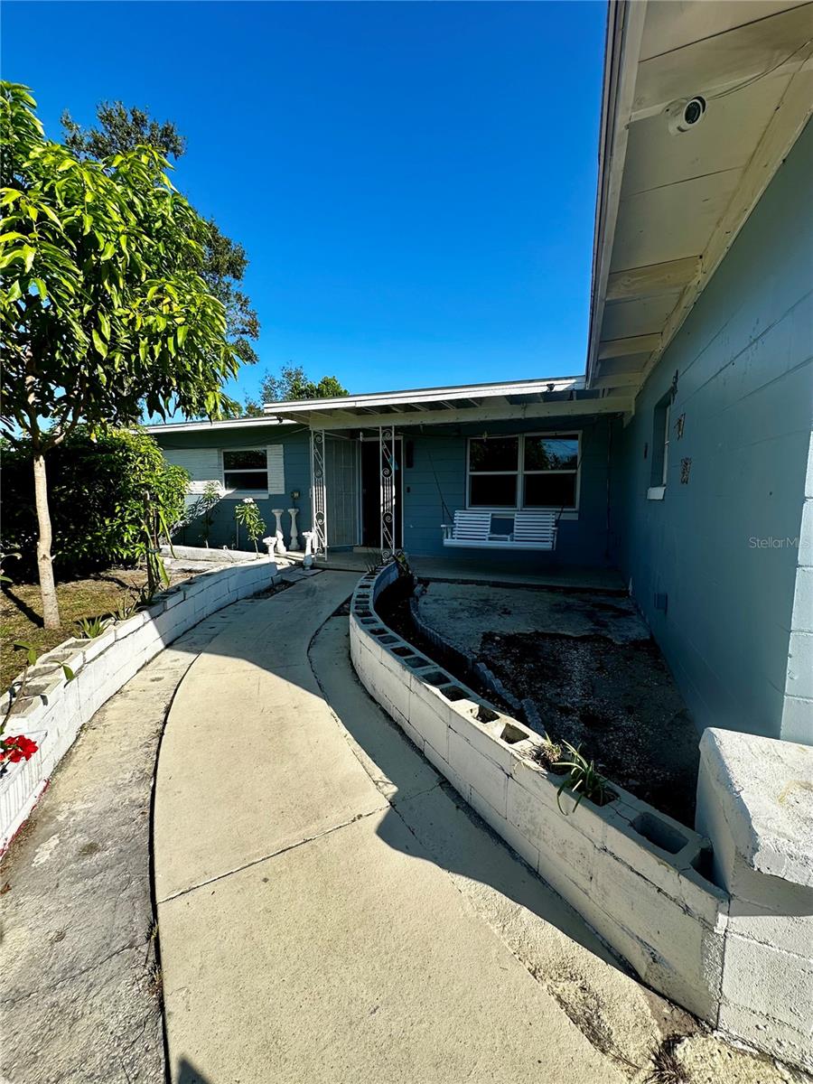 6125 MEDFORD COURT