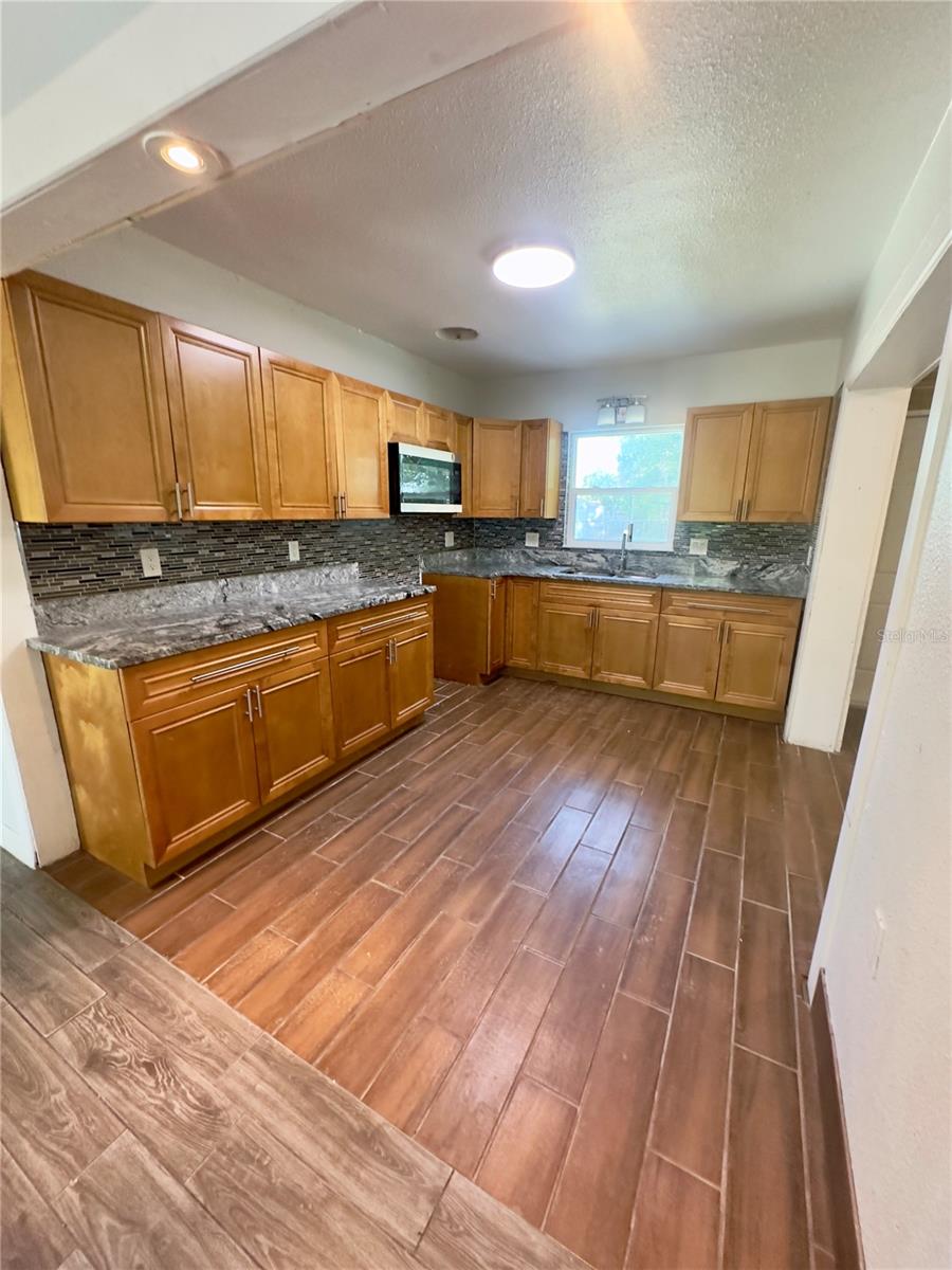 6125 MEDFORD COURT