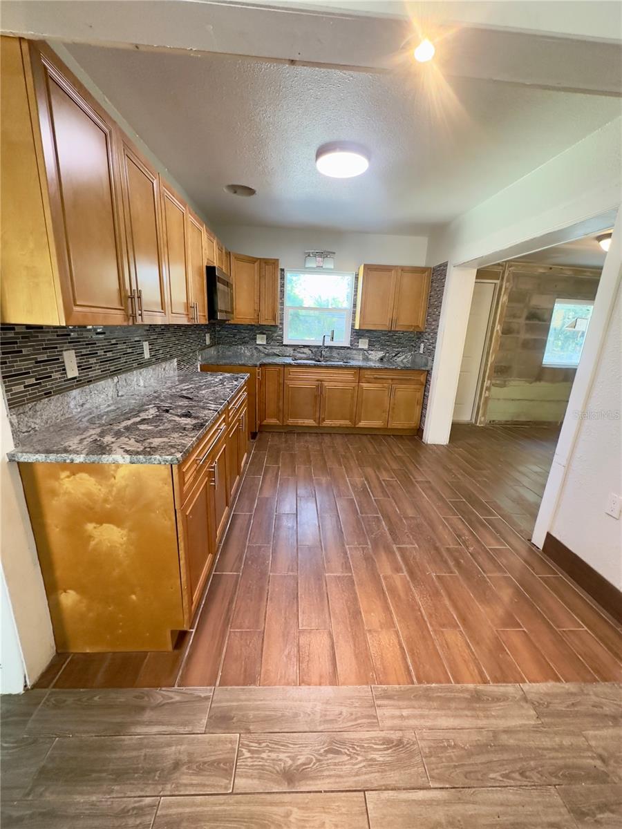 6125 MEDFORD COURT
