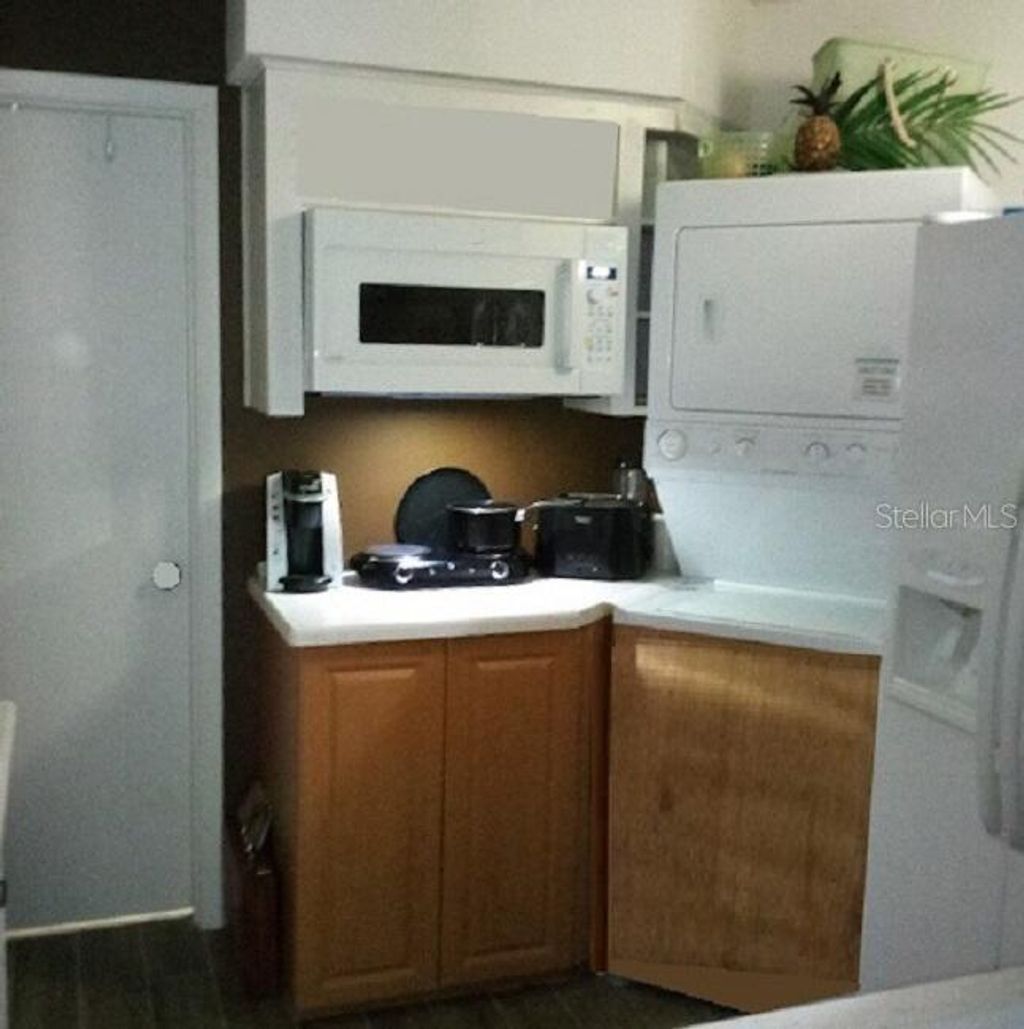 Photo of 722 S Blvd Of The Presidents #201, Sarasota, FL 34236 (MLS # O6394979)