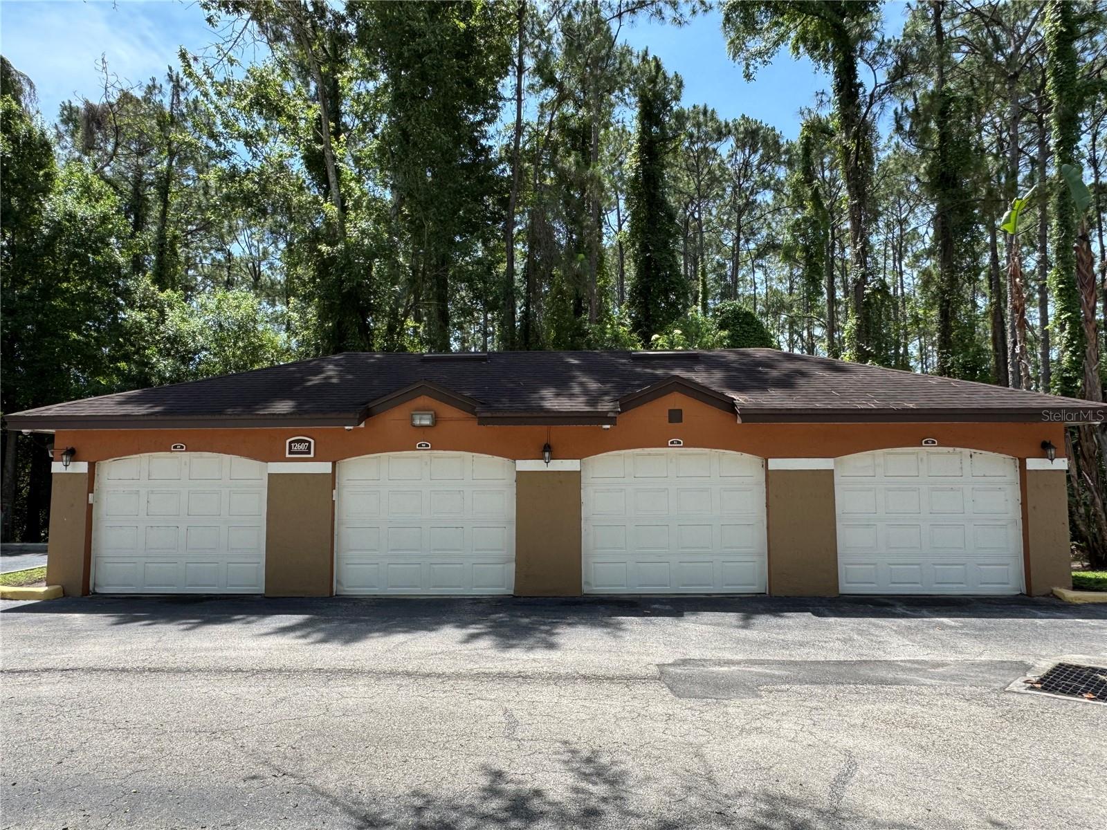 CREST/WATERFORD LAKES - Residential