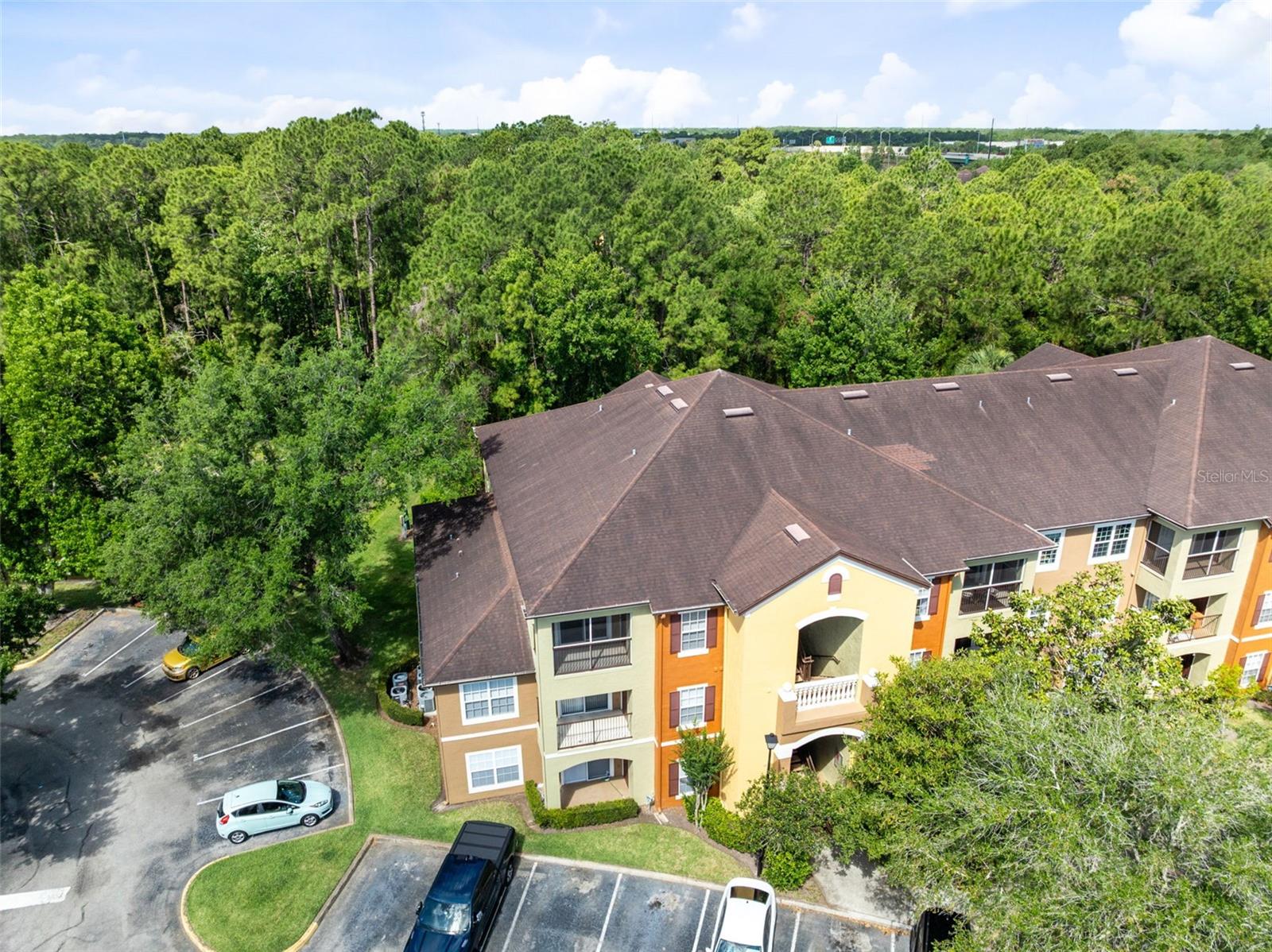 CREST/WATERFORD LAKES - Residential