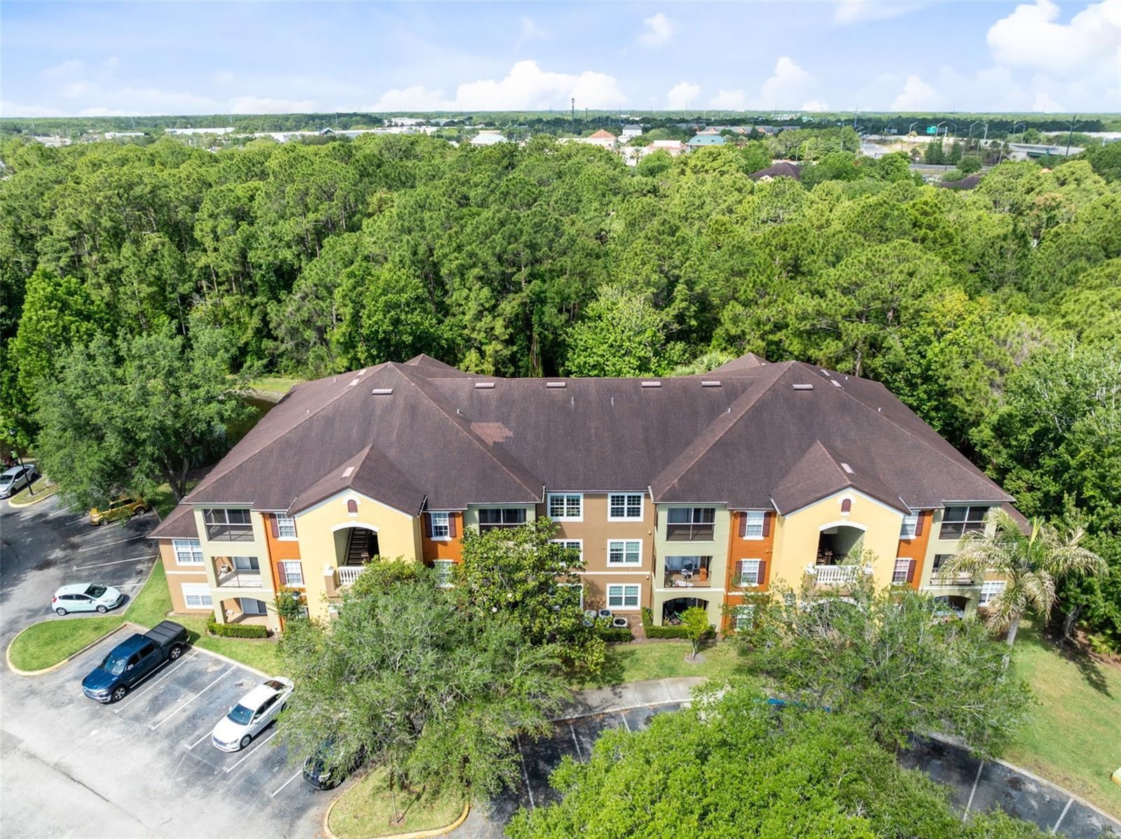 CREST/WATERFORD LAKES - Residential