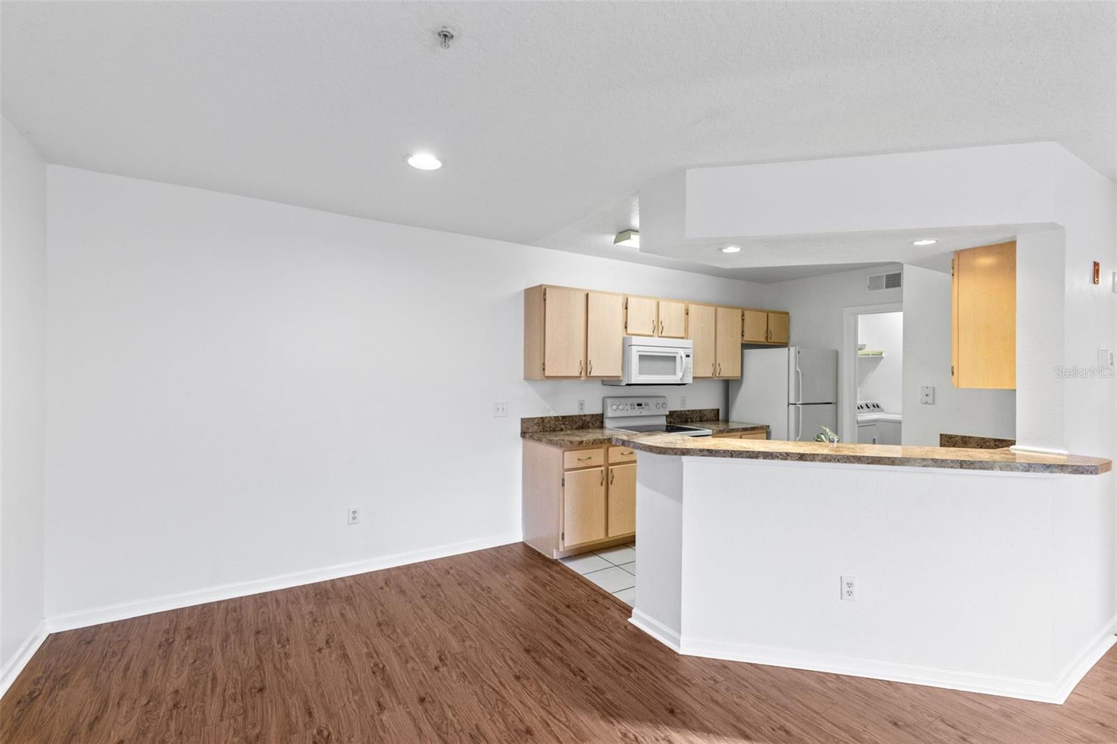 CREST/WATERFORD LAKES - Residential