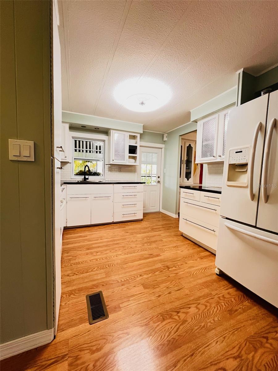 1829 CYPRESS POINT LANE