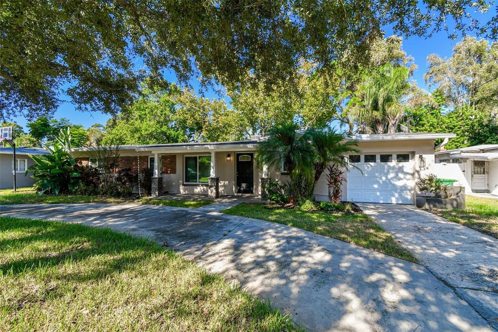Photo of 4507 S Lois Avenue, Tampa, FL 33611 (MLS # TB8431400)