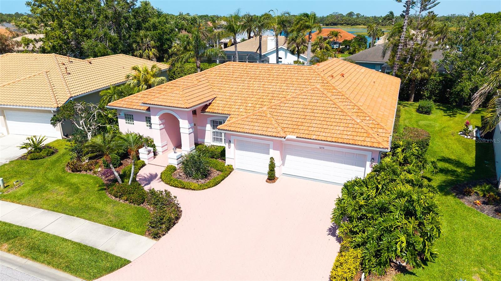 5270 FAR OAK CIRCLE