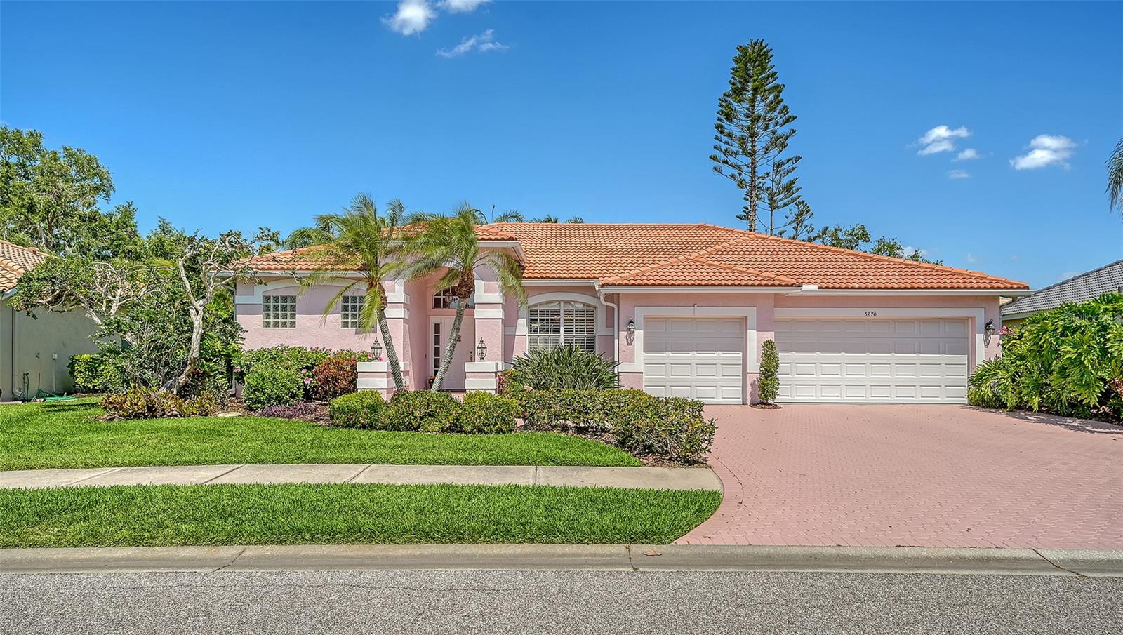 5270 FAR OAK CIRCLE