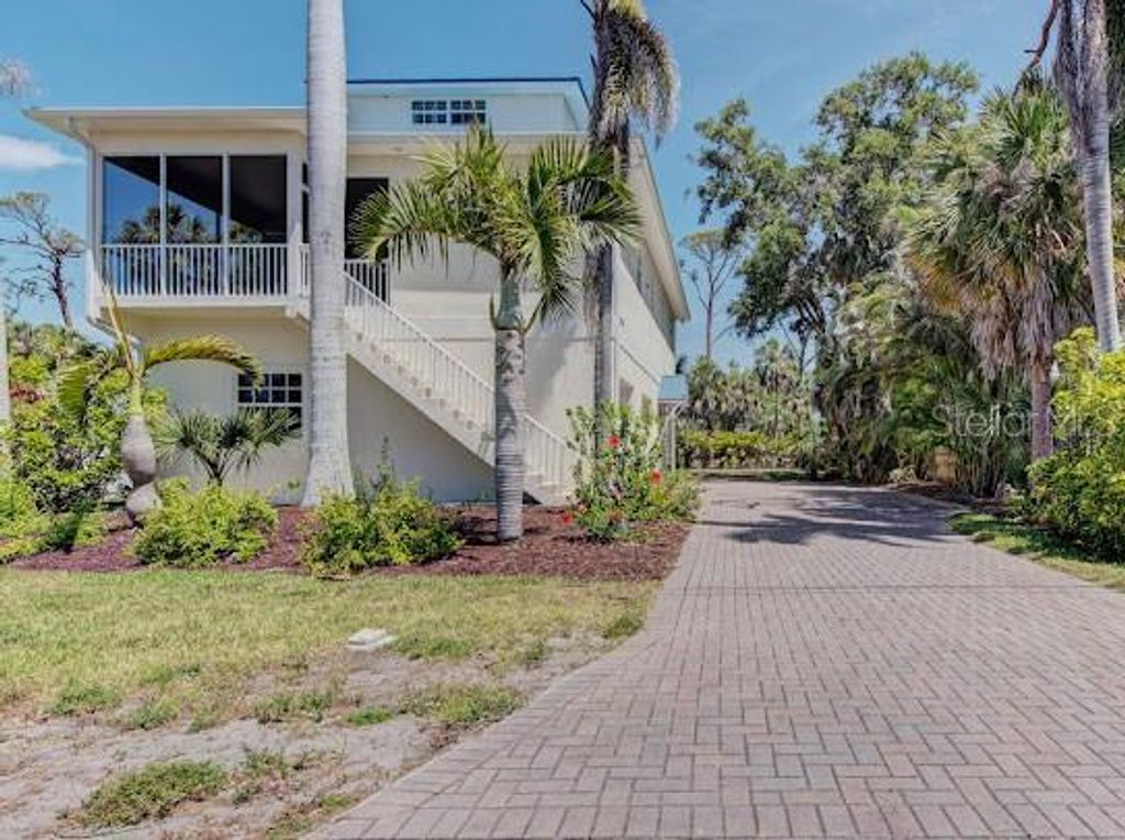 Photo of 770 Yale Street, Englewood, FL 34223 (MLS # N6138436)