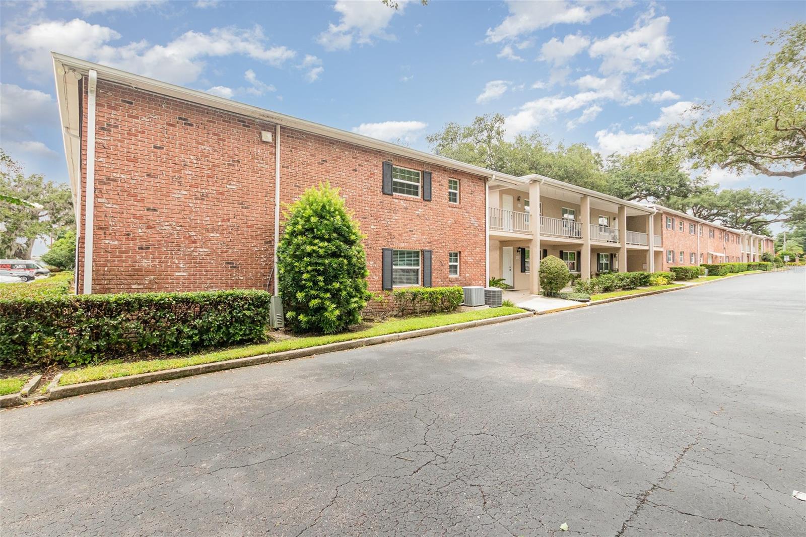 LOCATION, LOCATION! excellently maintained turnkey 1 Bedroom/ 1 bathroom Condo at highly desired LAKESIDE MANOR community, with dock access to Lake KILLARNEY , true Florida living. This Low Maintenance Condo includes ground keeping and exterior / roof maintenance with an affordable HOA fee. HVAC 2021 , WTH 2020 Roof 2016, water is included with HOA fees.
A serene gem in a convenient location just minutes from I-4, Winter Park Village, college park, and all the shopping and dining of the 32789 zip code you can handle! Would be great for an investment property or for a someone who wants to enjoy the lake, without all the maintenance!