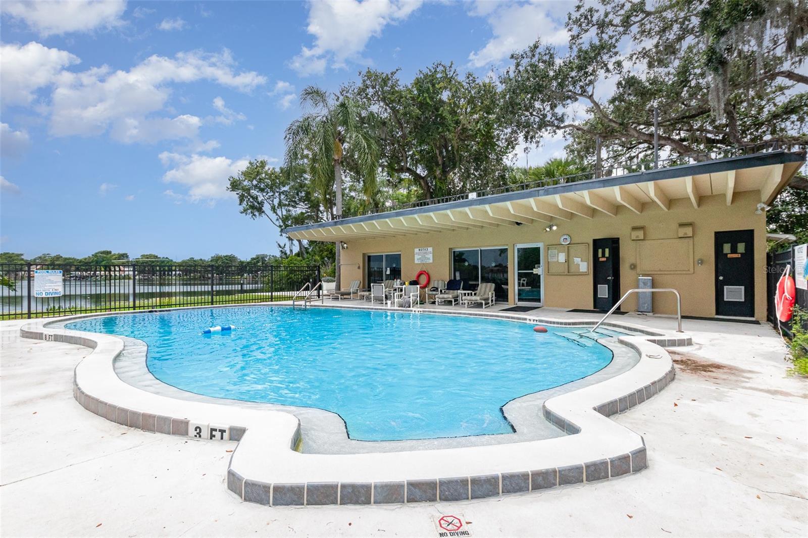 LAKESIDE MANOR APTS CONDO - Residential