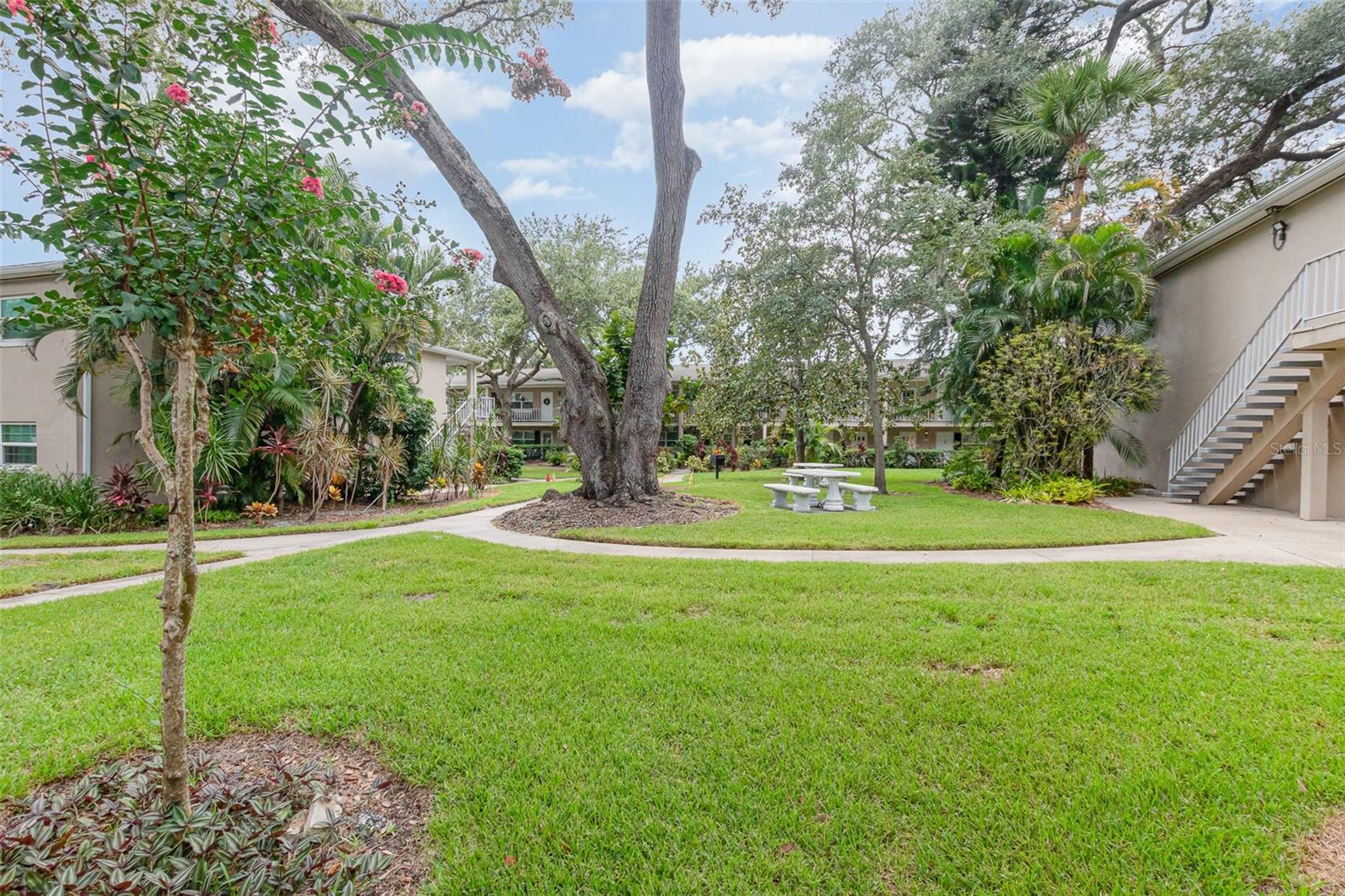 LAKESIDE MANOR APTS CONDO - Residential